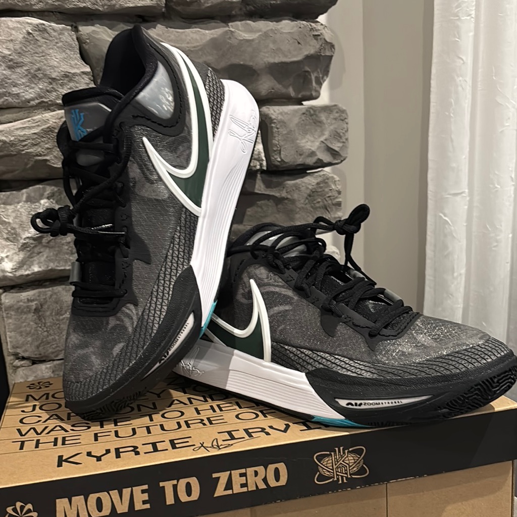 Nike Kyrie 8 Black/Mercury Grey-White Sneakers